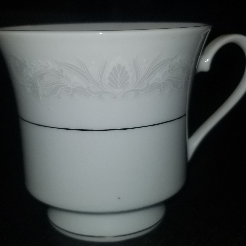 Crown Ming "royal palm" fine china